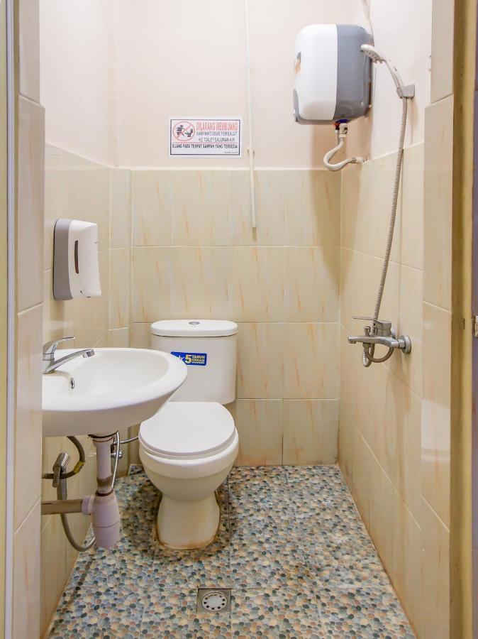 Oyo 3389 Sonya Homestay Syariah Tebing Tinggi Exterior foto